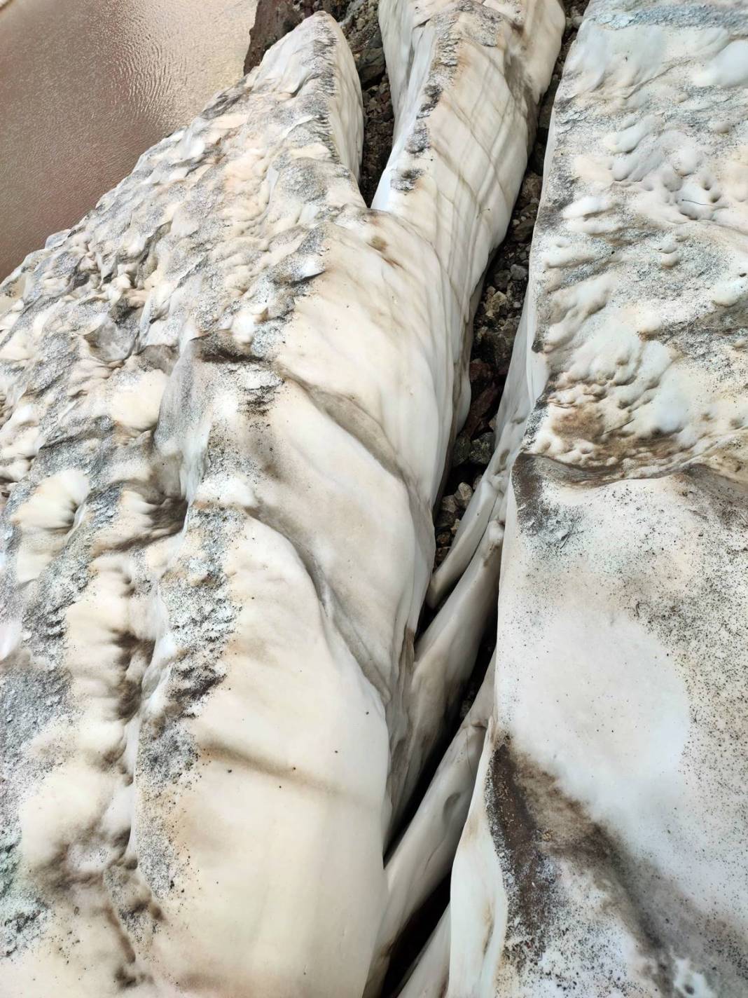 Türkiye'nin buzulları eriyor: Gelecek nesilleri zor günler bekliyor! 20 bin yıllık geçmişe sahip 17